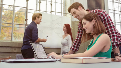 Microcredencial Universitaria de Traducción en Tiempo Real para Colaboración + 1 Crédito